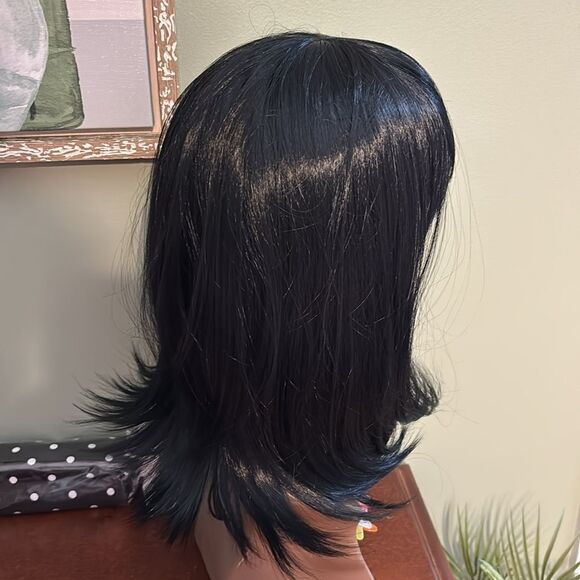 100% heat resistant synthetic wig. Dark dark brown or black?  See photos - Picture 4 of 14